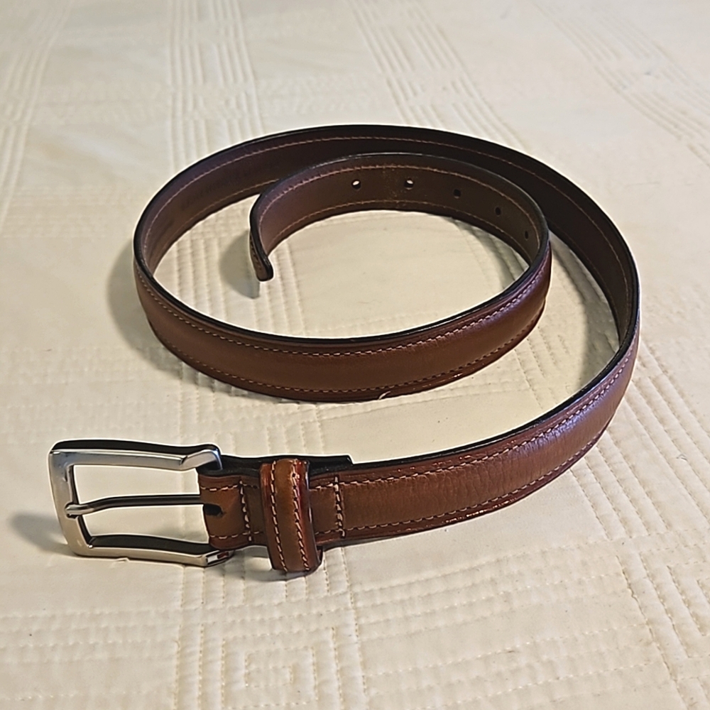 Tommy Hilfiger men's leather belt in size 36.